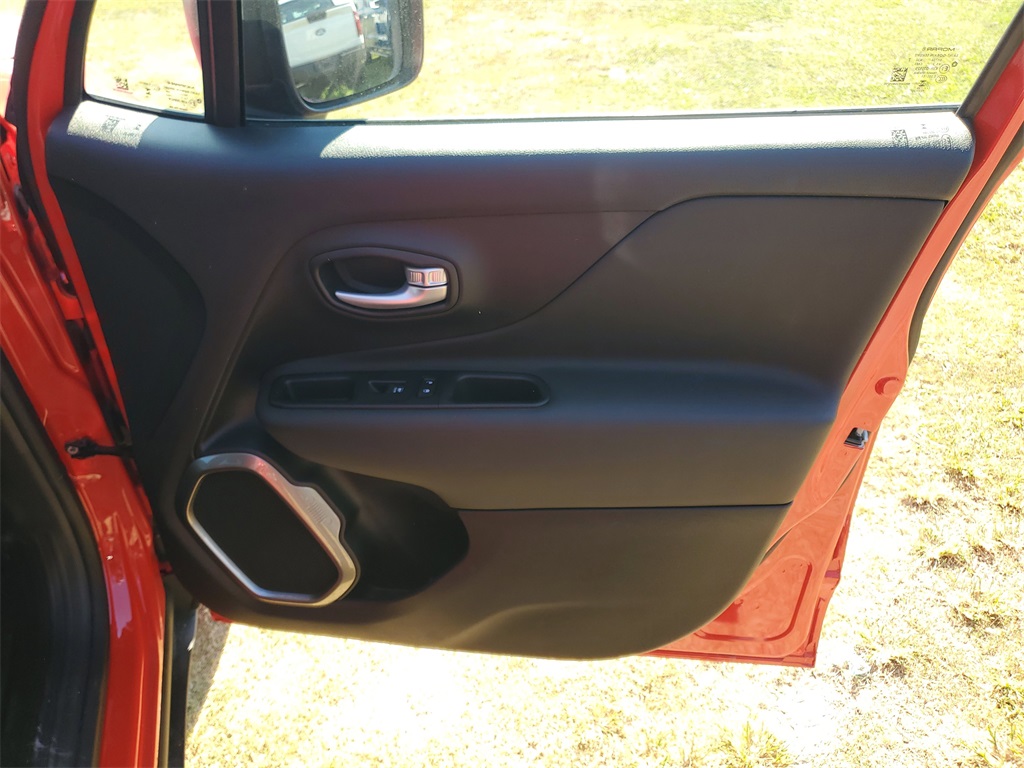 2023 Jeep Renegade Latitude photo 34