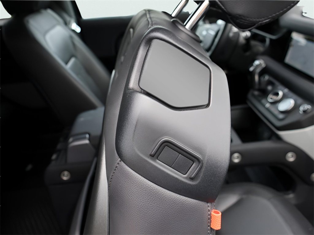 2022 Land Rover Defender 90 X-Dynamic S photo 11