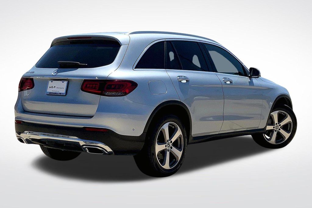 2022 Mercedes Benz GLC 300 photo 8