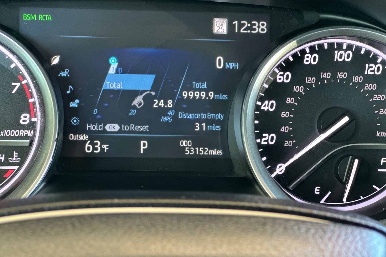 2023 Toyota Camry XLE photo 23