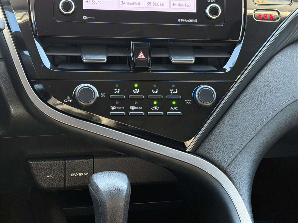 2021 Toyota Camry LE photo 18