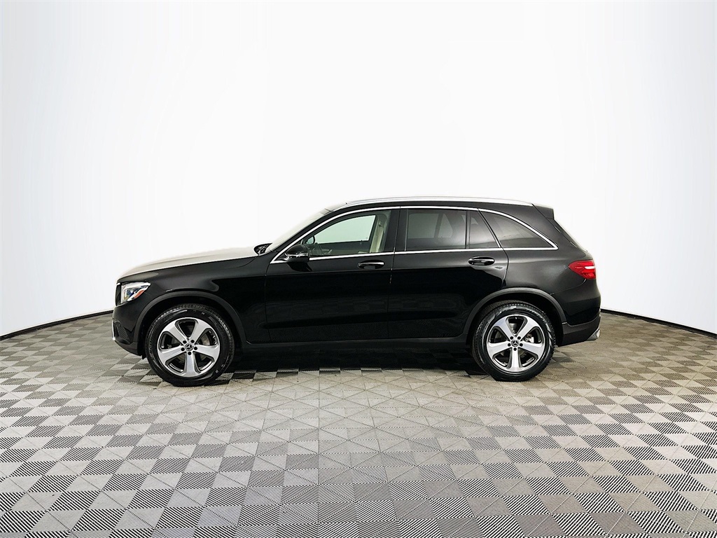 2019 Mercedes Benz GLC 300 4MATIC photo 3