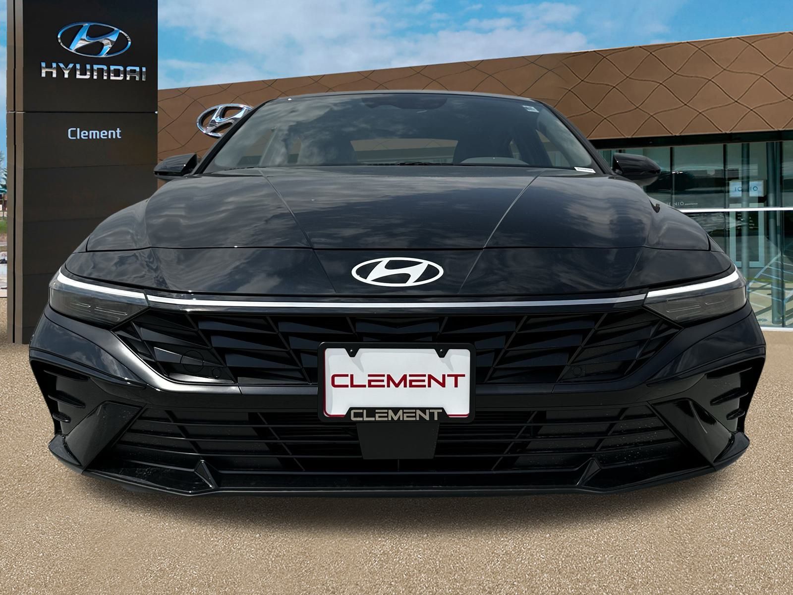 2024 Hyundai Elantra SEL Convenience photo 2