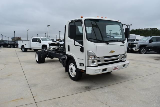 2025 Chevrolet Low Cab Forward Base's photo