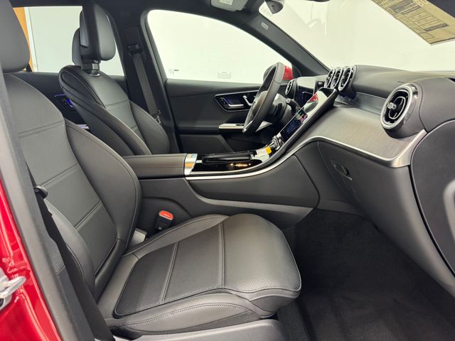 2025 Mercedes Benz GLC 300 photo 17