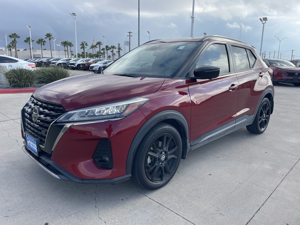 2021 Nissan Kicks SR photo 4