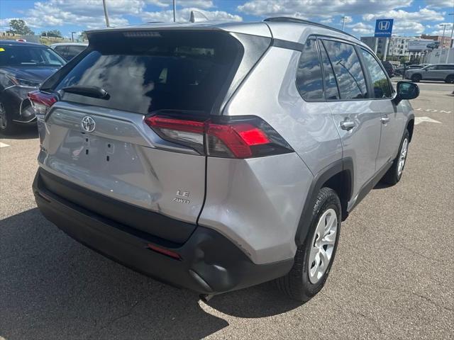 2021 Toyota RAV4 LE photo 2