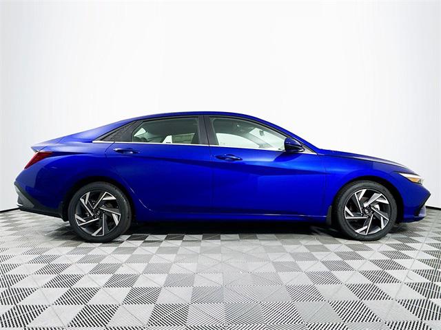 2025 Hyundai Elantra SEL Convenience photo 7