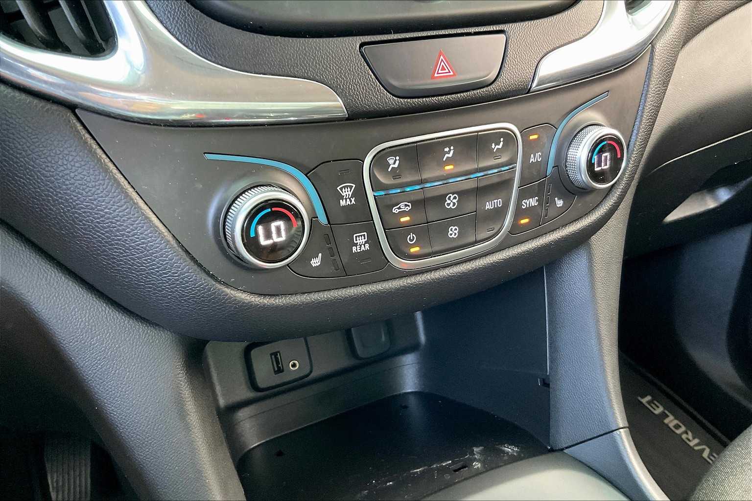 2018 Chevrolet Equinox LT photo 29