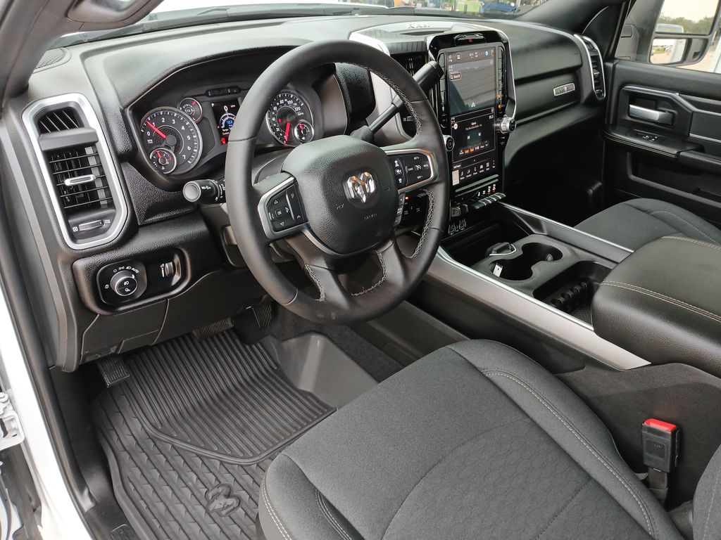 2025 Ram 2500 Big Horn photo 8