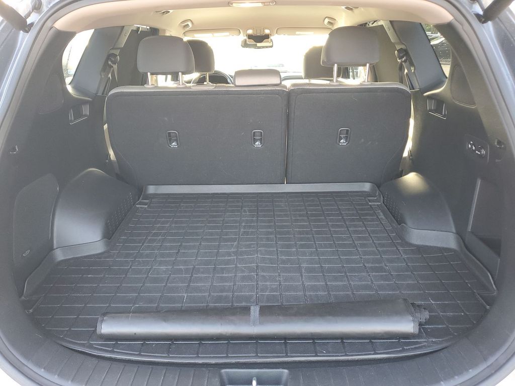 2019 Hyundai Santa Fe SEL Plus photo 16