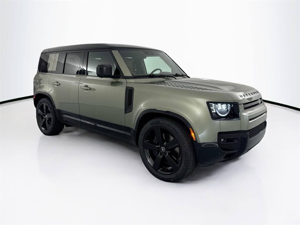 2025 Land Rover Defender 110 X-Dynamic SE photo 3
