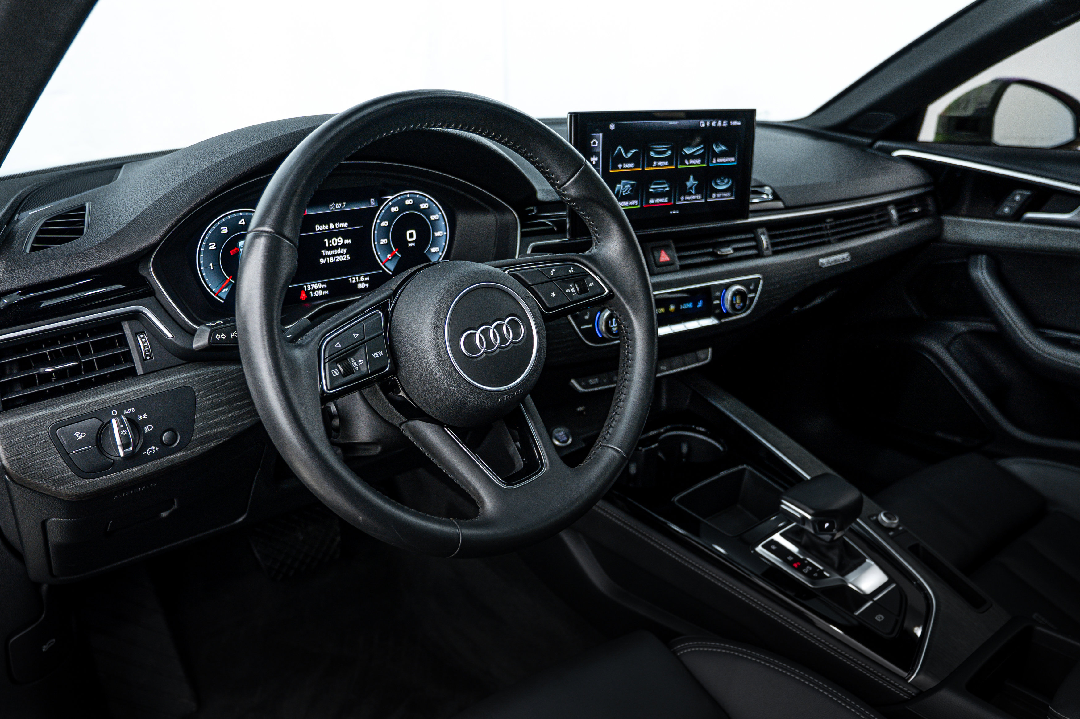 2020 Audi A4 Quattro Premium Plus photo 9