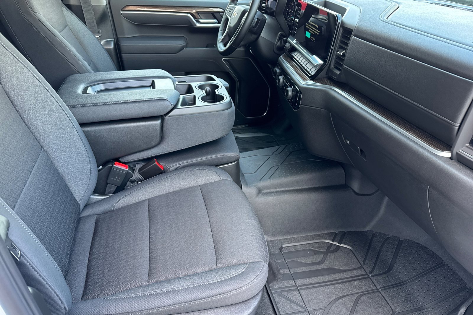 2025 Chevrolet Silverado 1500 LT photo 15
