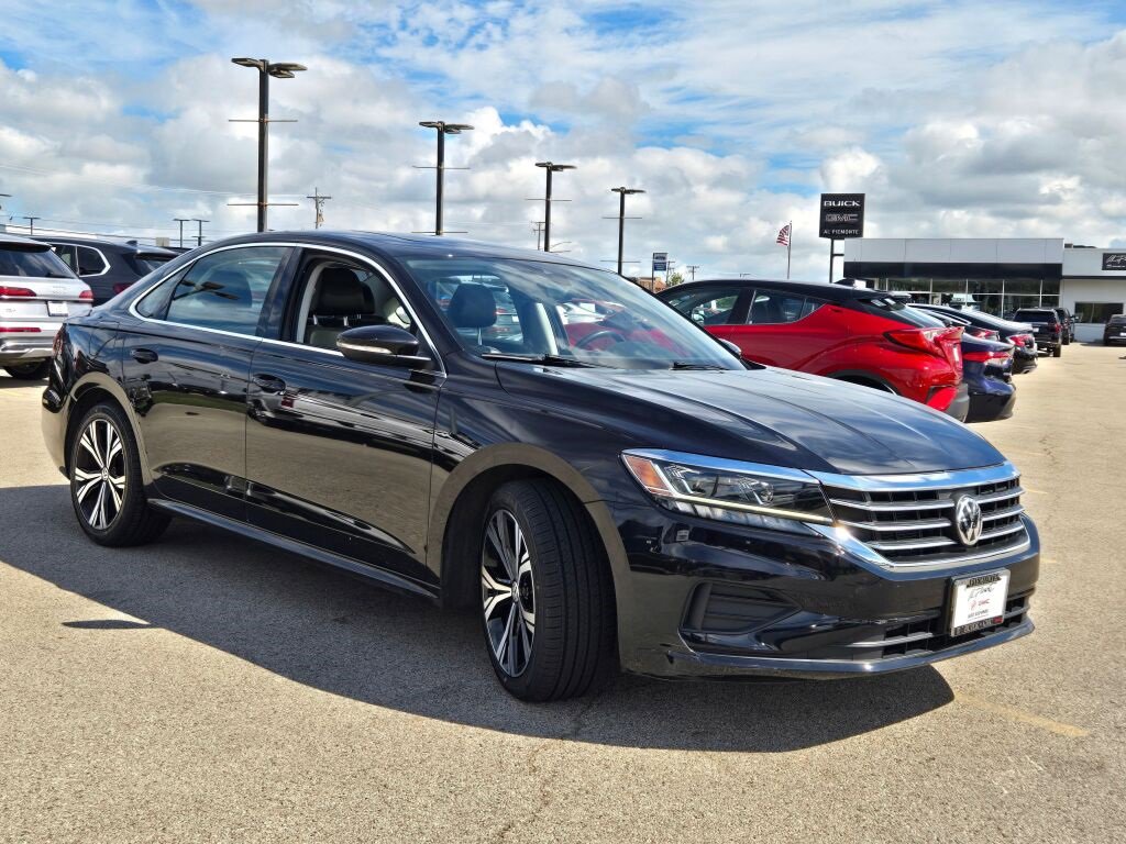 2021 Volkswagen Passat 2.0T SE photo 3