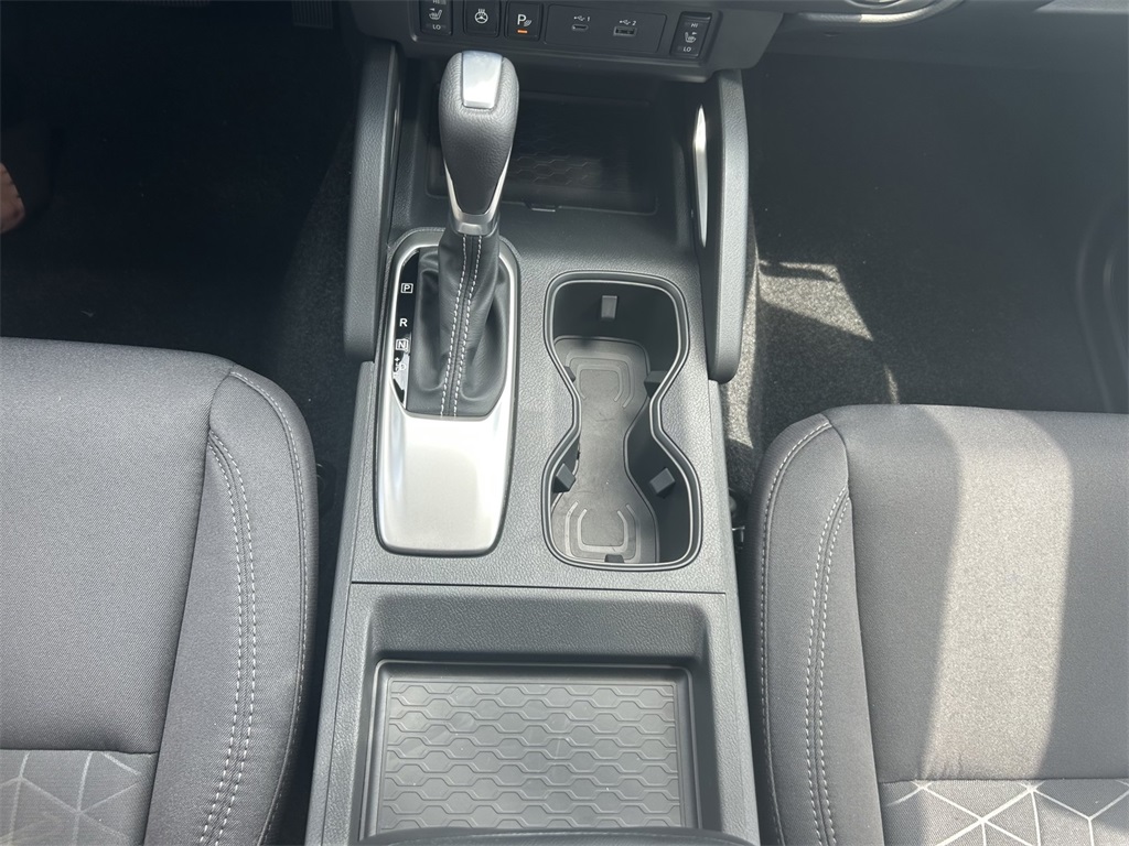 2025 Nissan Frontier Crew Cab SV photo 15