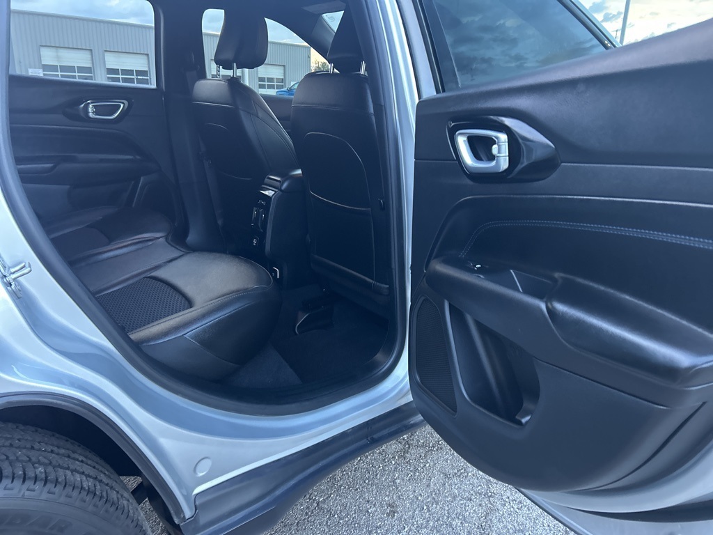 2025 Jeep Compass Latitude photo 17
