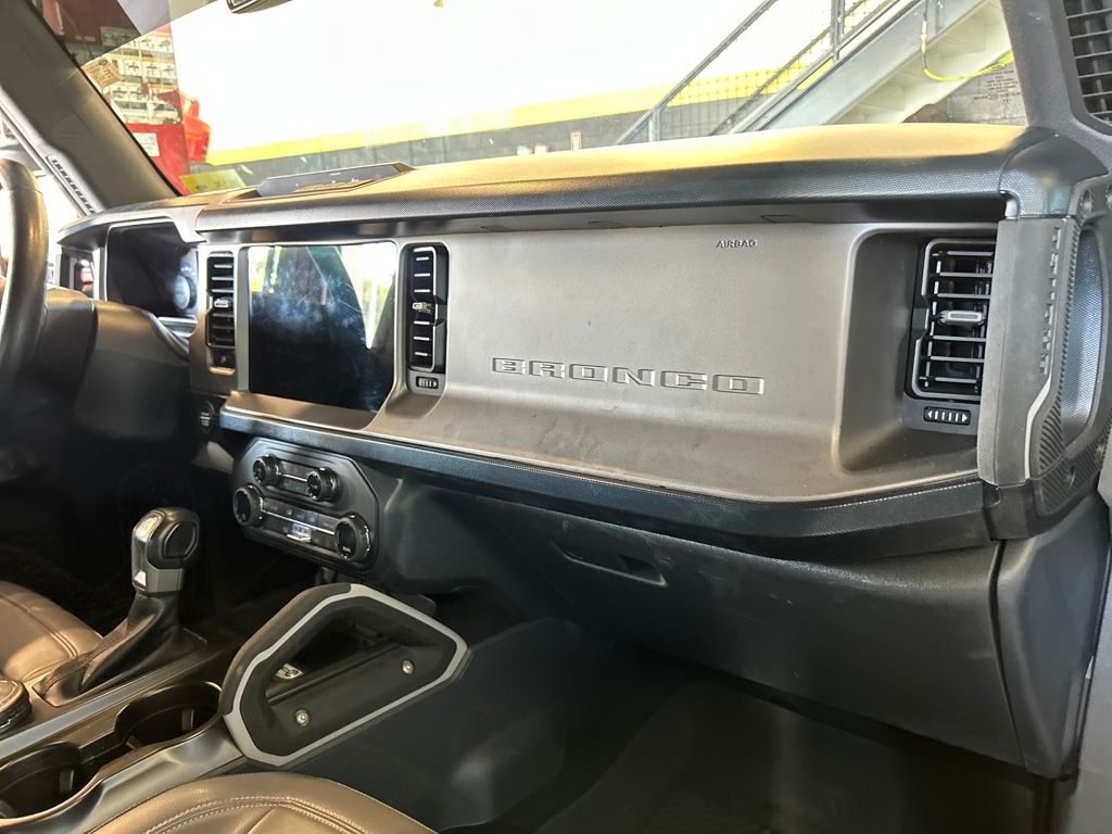 2021 Ford Bronco Outer Banks photo 10