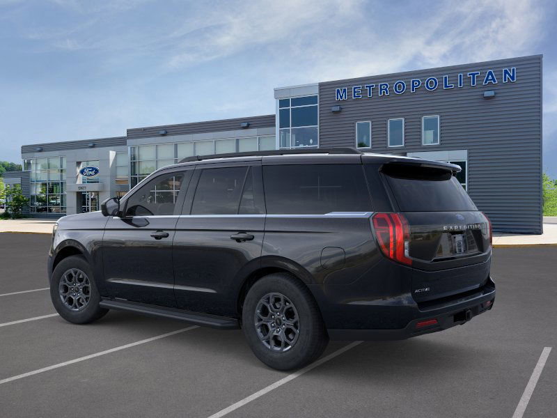 2025 Ford Expedition photo 2