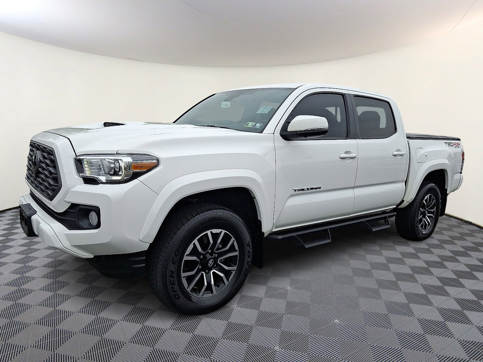 2023 Toyota Tacoma TRD Sport 4x4 photo 2