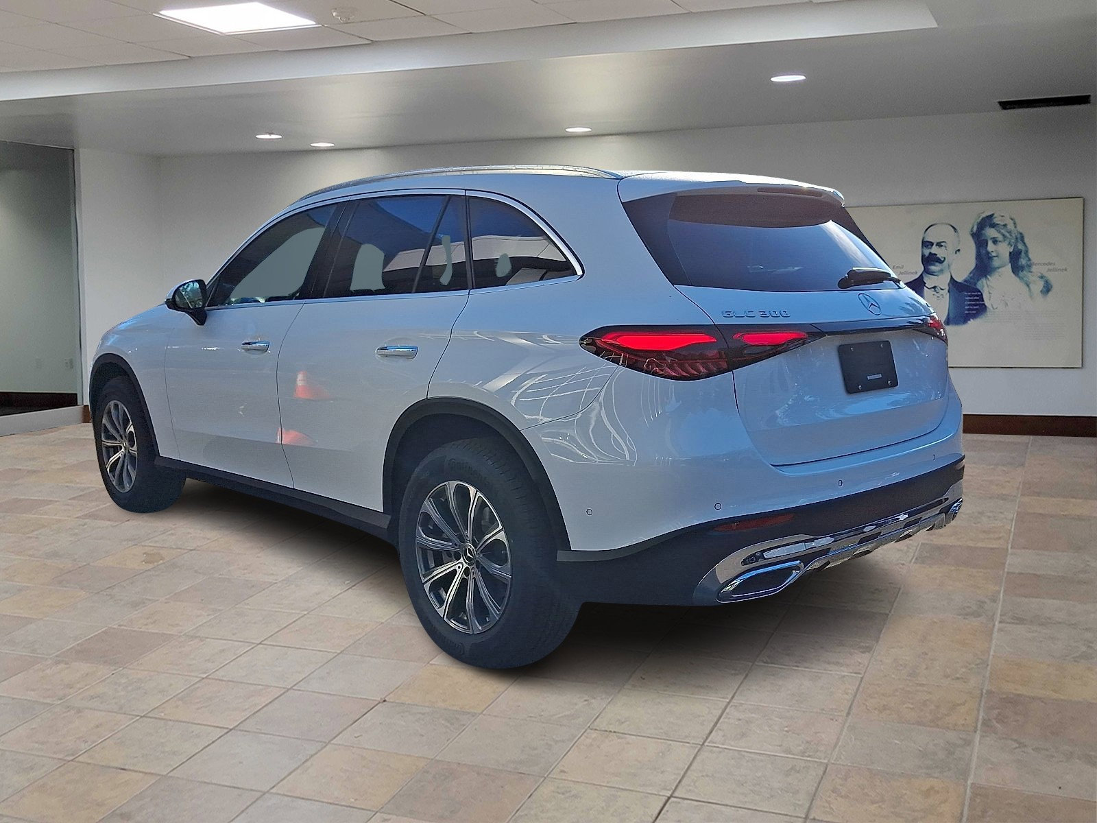 2026 Mercedes Benz GLC 300 4MATIC photo 4