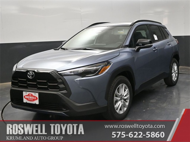 2026 Toyota Corolla Cross LE's photo