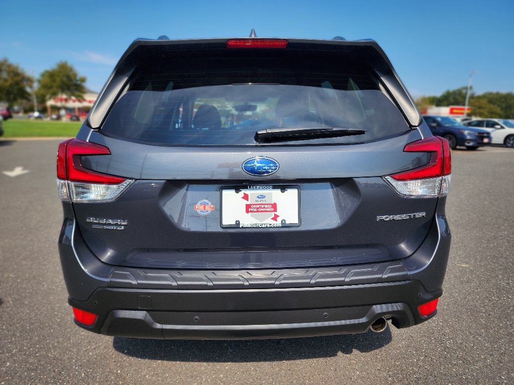 2023 Subaru Forester Limited photo 16