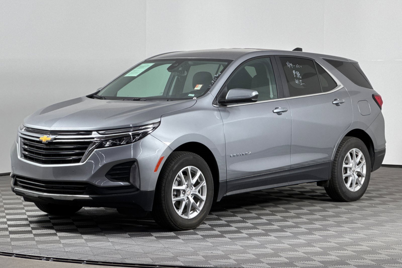 2024 Chevrolet Equinox LT photo 8