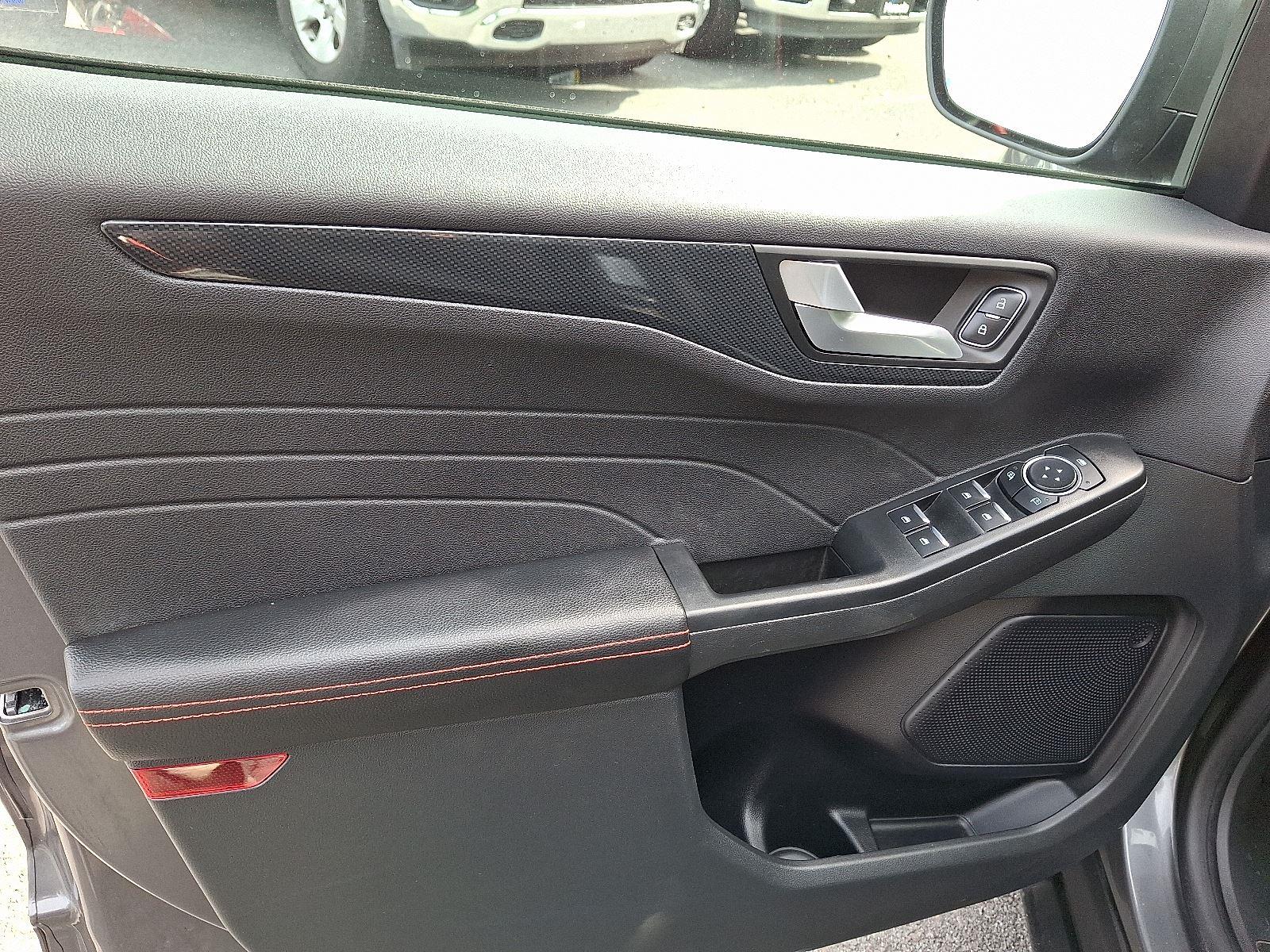 2023 Ford Escape ST-Line photo 12