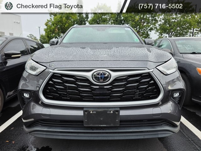 2021 Toyota Highlander XLE photo 2
