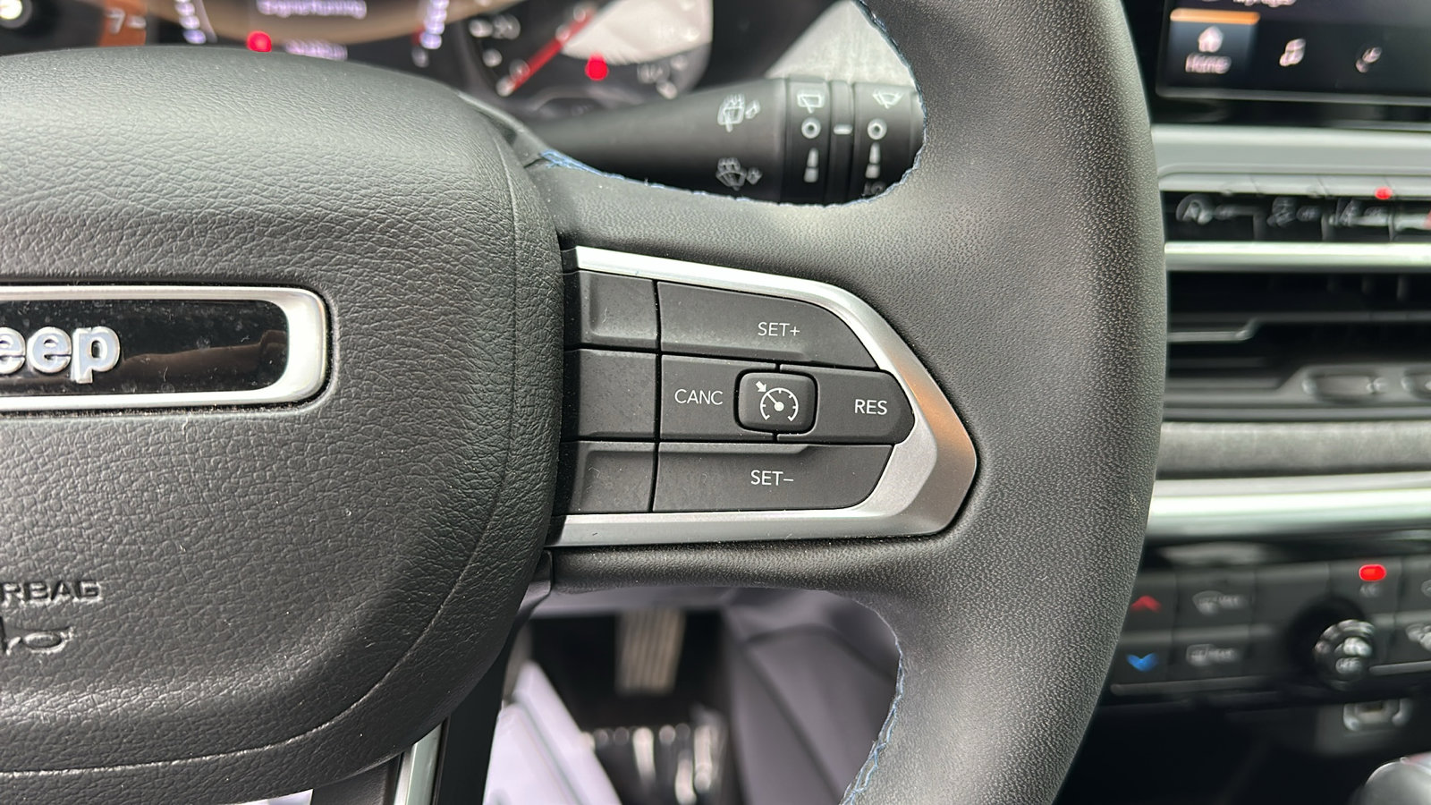 2022 Jeep Compass Latitude photo 14