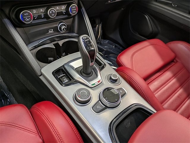 2024 Alfa Romeo Stelvio Ti photo 13