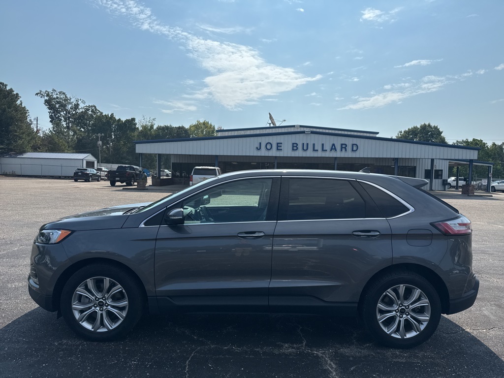 2024 Ford Edge Titanium photo 10