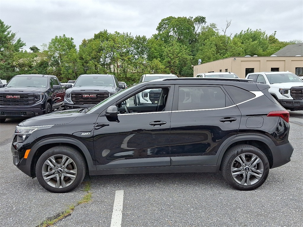 2021 Kia Seltos S photo 3
