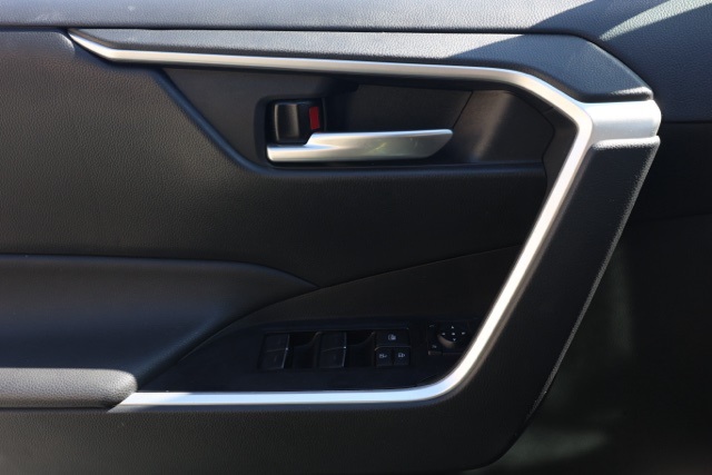 2024 Toyota RAV4 XLE photo 20