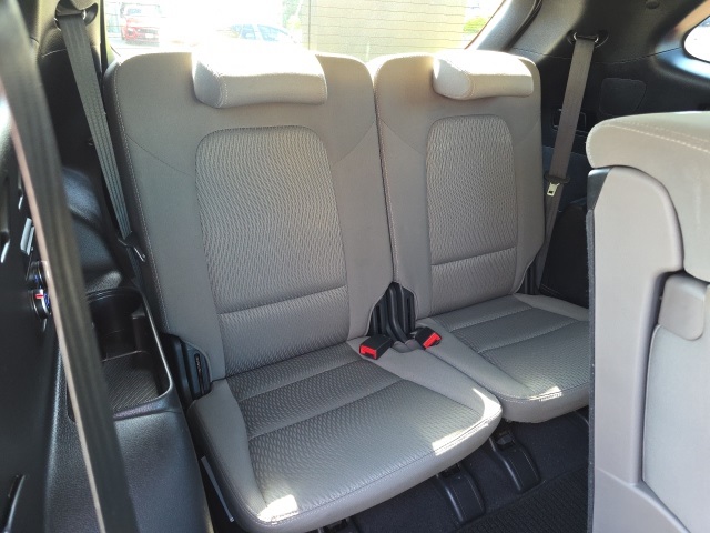 2017 Hyundai Santa Fe SE photo 24