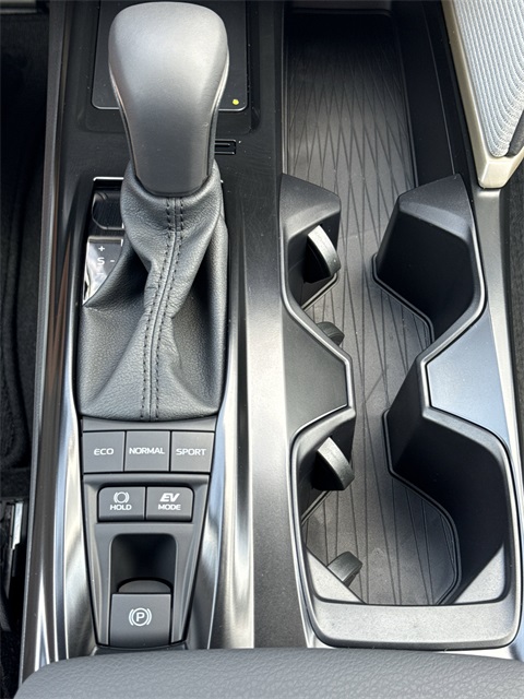 2025 Toyota Camry SE photo 24
