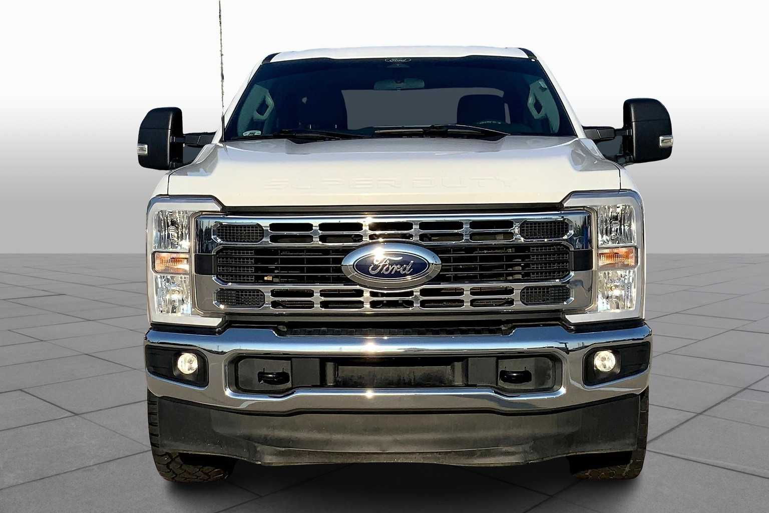 2024 Ford F-250 XLT photo 3