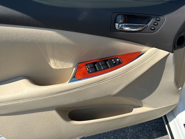 2012 Lexus ES 350 photo 11