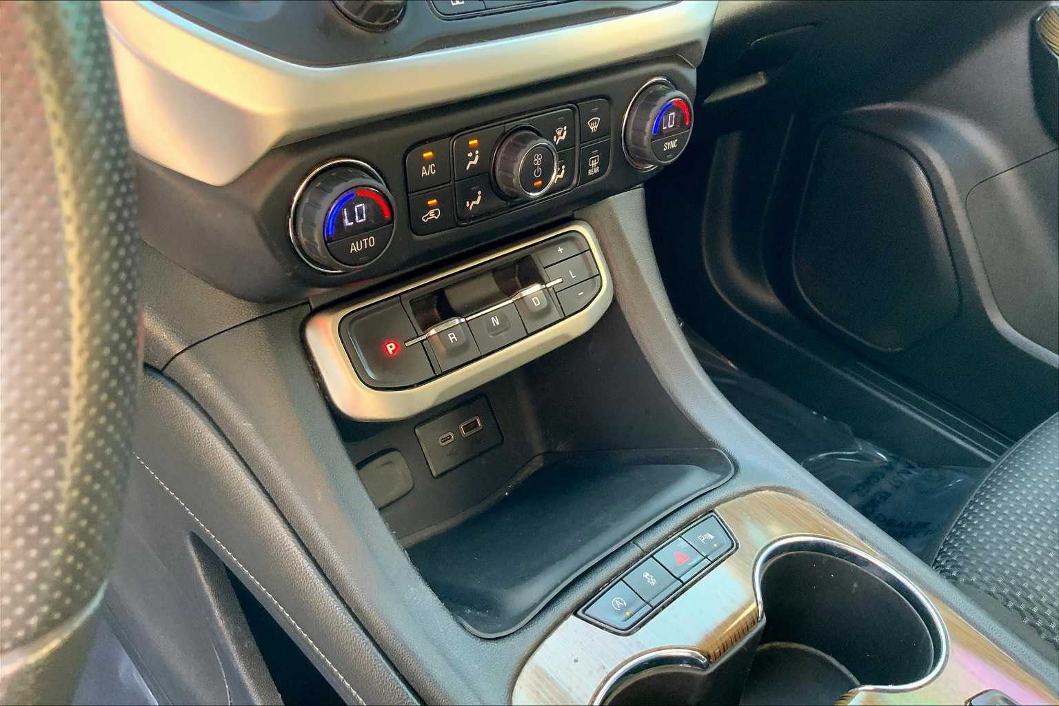 2021 Gmc Acadia SLE photo 15