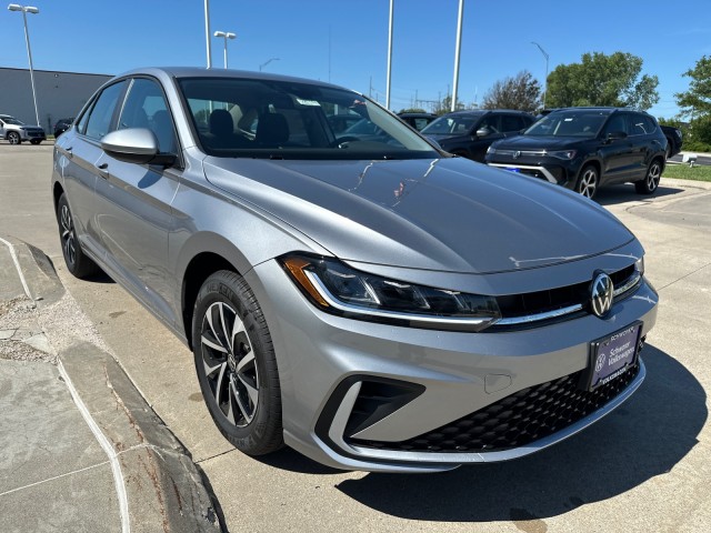 2025 Volkswagen Jetta S photo 5
