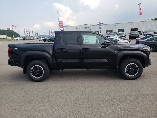 2025 Toyota Tacoma TRD Off-Road 4x4 Double Cab photo 4