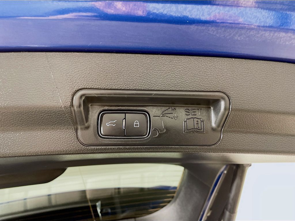 2022 Ford Explorer Limited photo 31