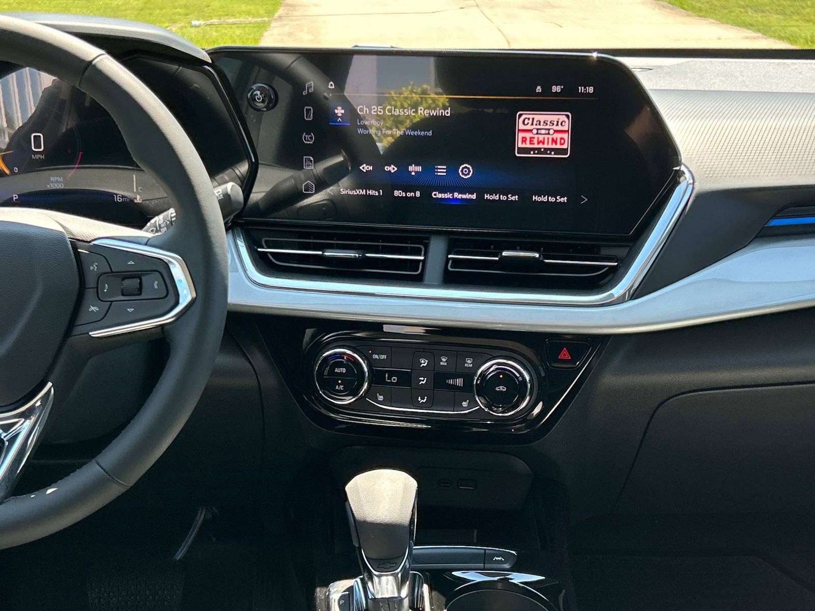 2025 Chevrolet Trax LT photo 14