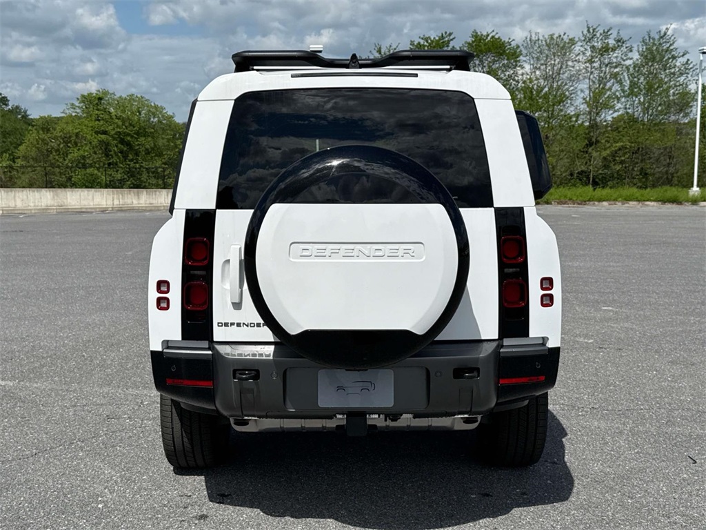 2025 Land Rover Defender 130 Outbound photo 16