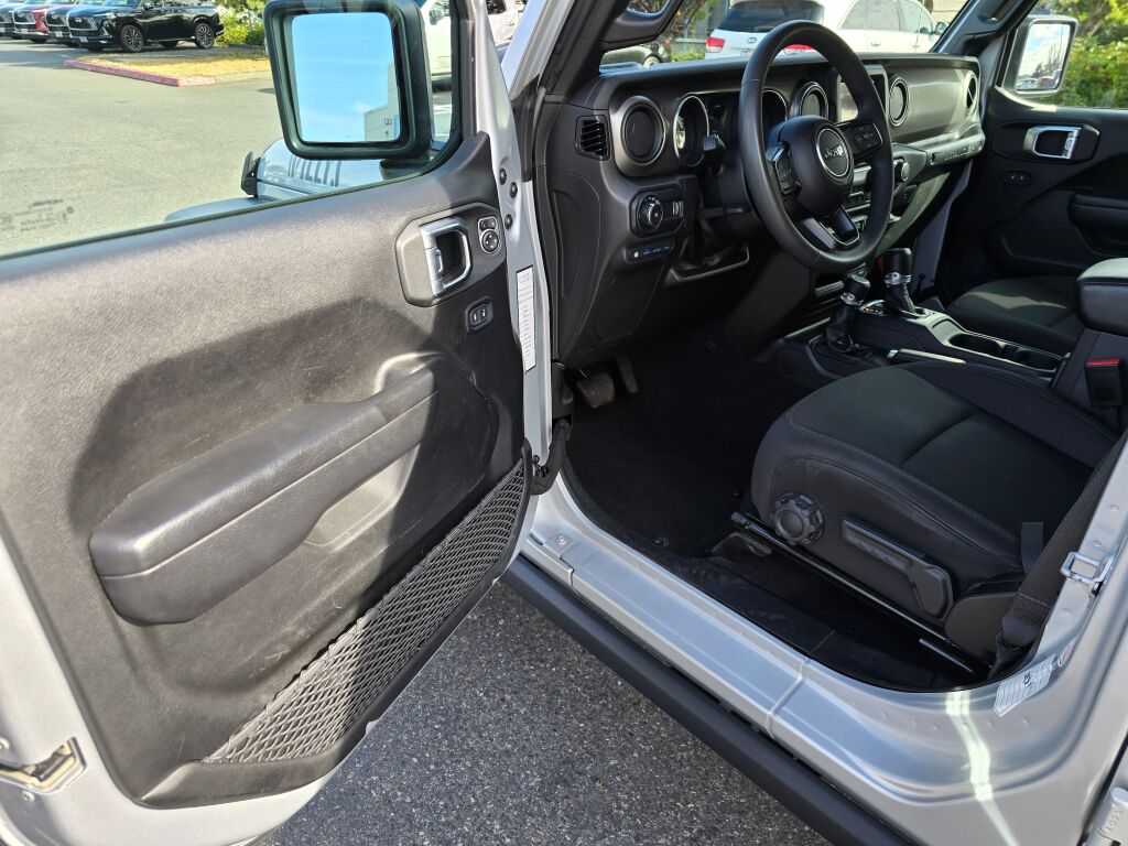 2023 Jeep Wrangler Willys 4xe photo 19