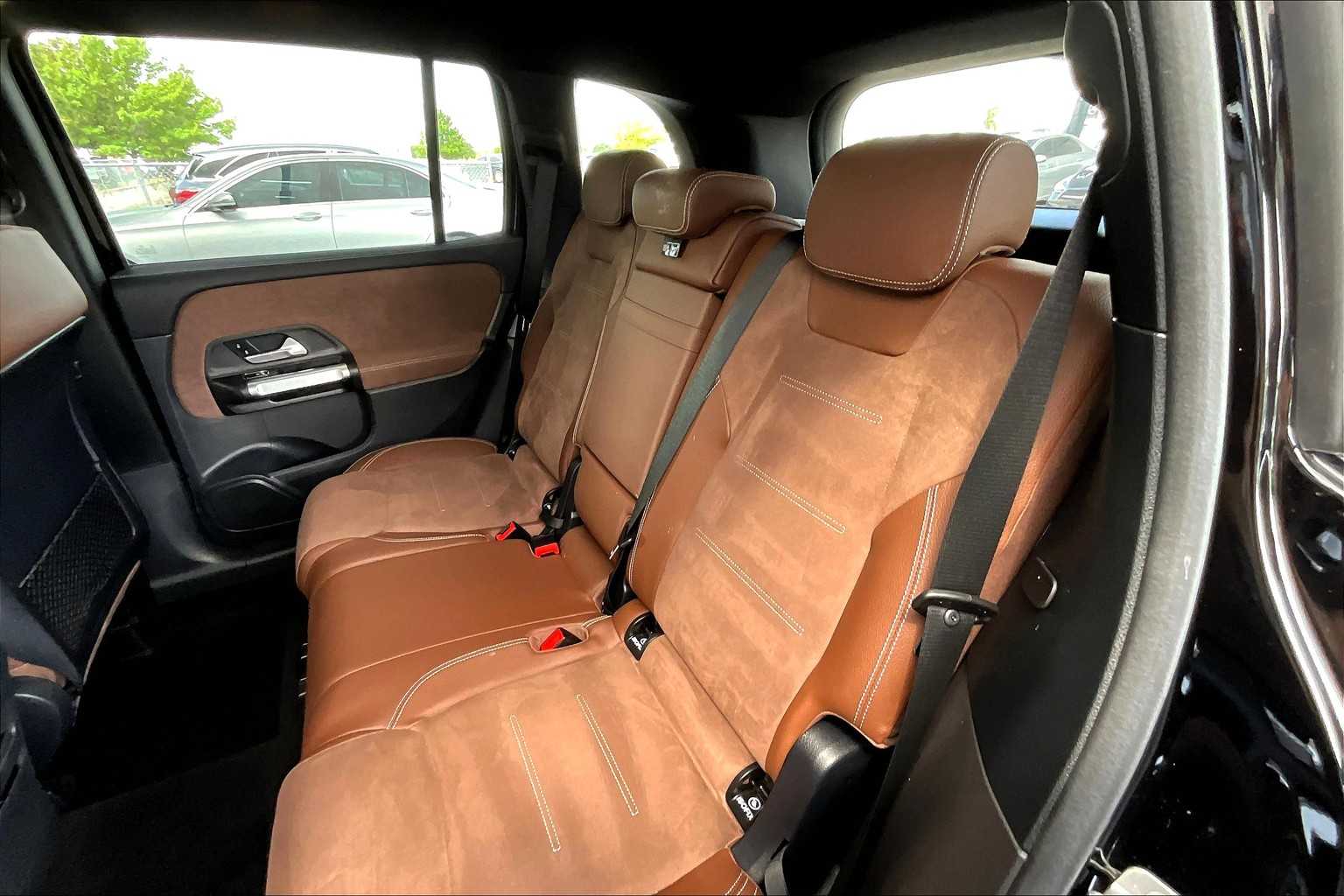 2025 Mercedes Benz GLB 250 4MATIC photo 19