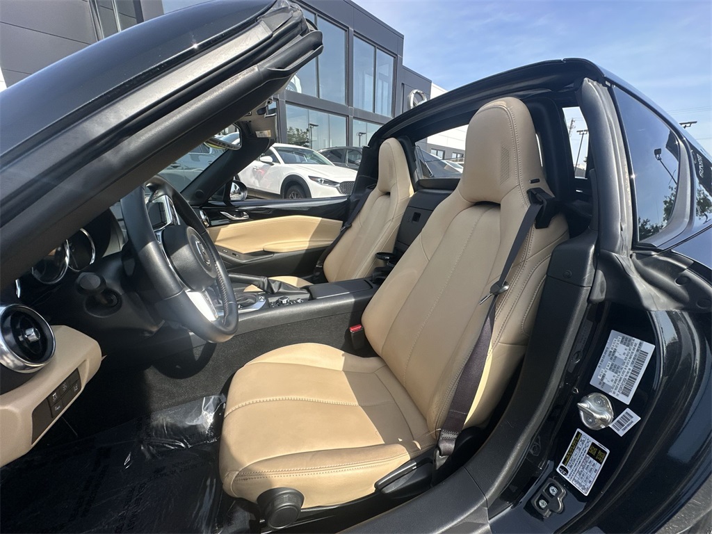 2017 Mazda MX-5 Miata RF Miata Grand Touring photo 11
