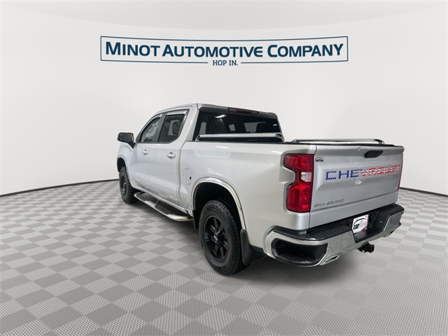 2021 Chevrolet Silverado 1500 LT photo 4