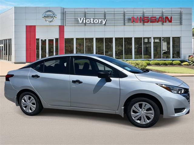 2025 Nissan Versa 1.6 S photo 2